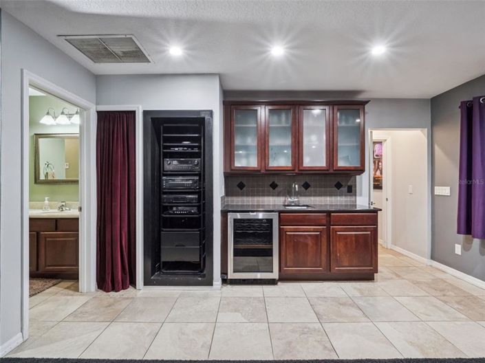 Image No.30-4 Bed Property for sale