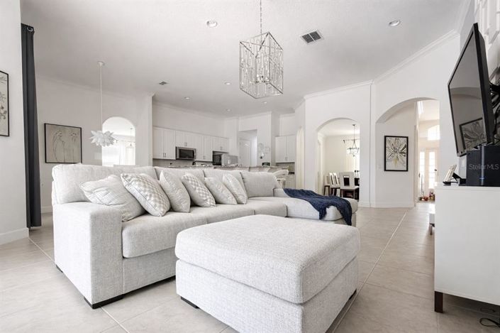 Image No.3-5 Bed Property for sale