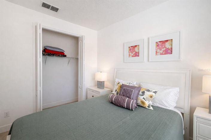 Image No.31-5 Bed Property for sale