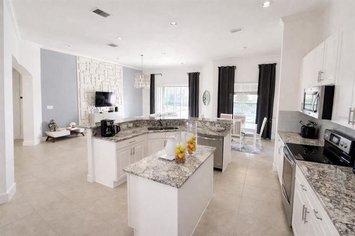 Image No.9-5 Bed Property for sale