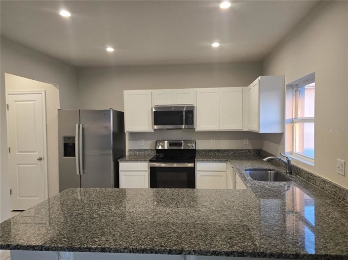 Image No.3-4 Bed Property for sale