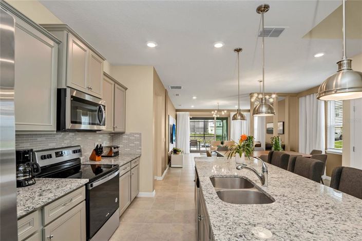 Image No.14-7 Bed Property for sale