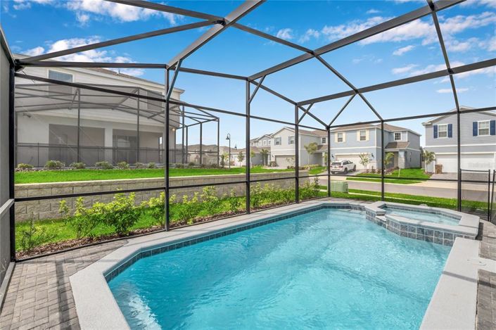 Image No.25-7 Bed Property for sale