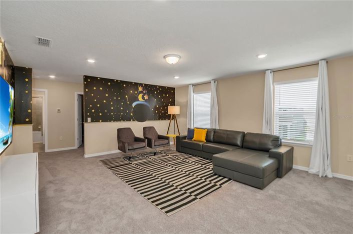 Image No.35-7 Bed Property for sale