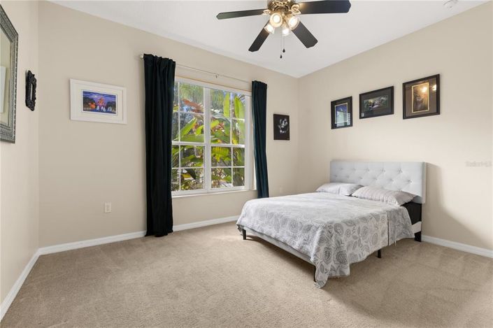 Image No.12-5 Bed Property for sale