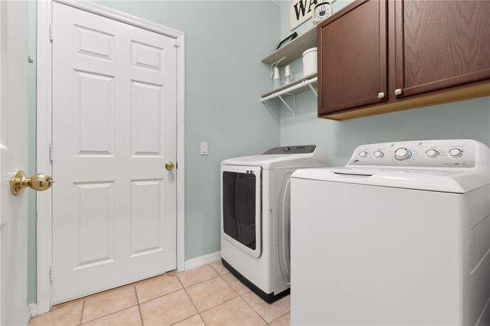 Image No.19-5 Bed Property for sale