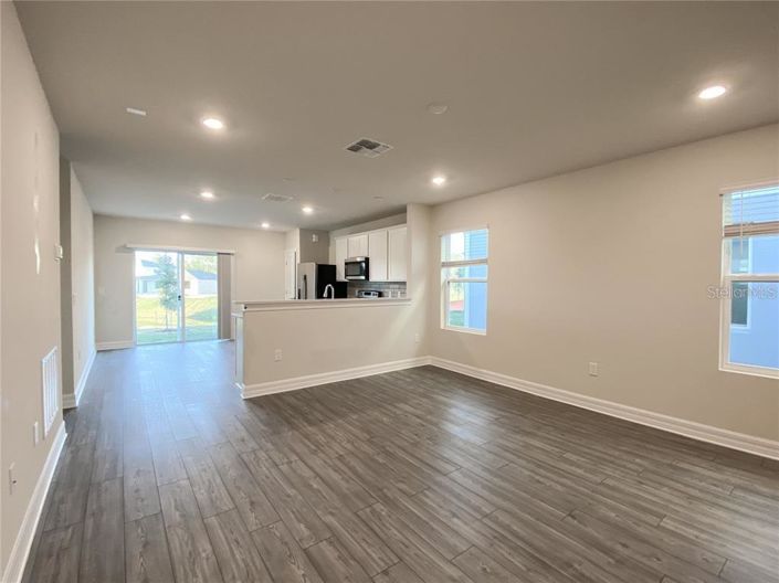 Image No.3-3 Bed Property for sale