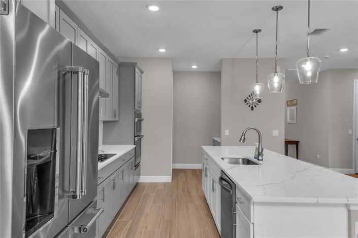 Image No.10-6 Bed Property for sale