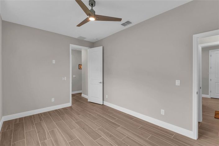 Image No.24-6 Bed Property for sale