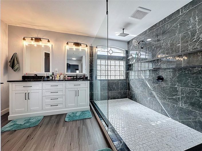 Image No.37-4 Bed Property for sale