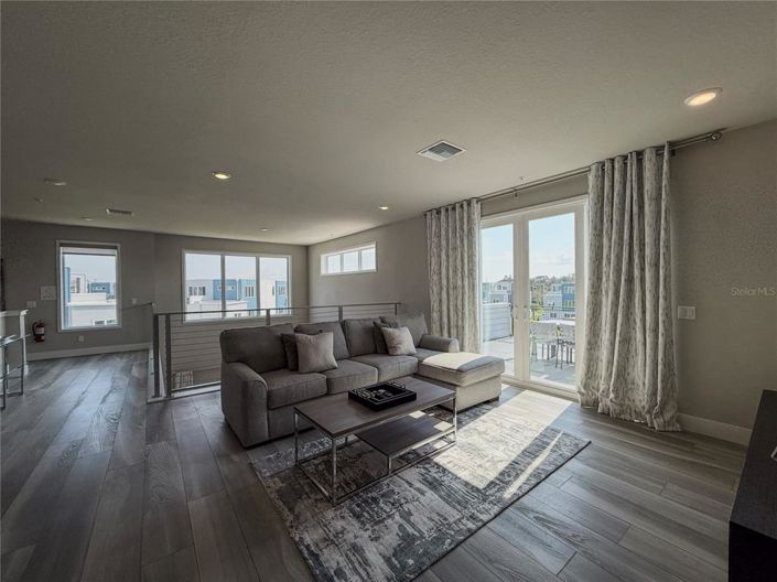 Image No.19-5 Bed Property for sale