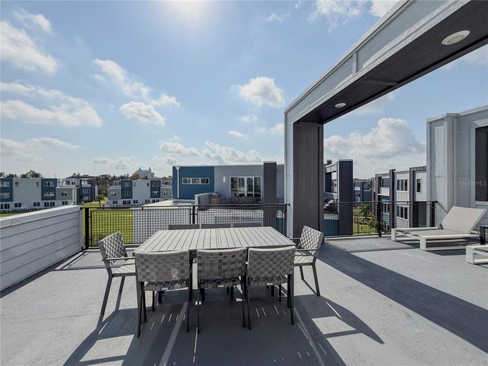 Image No.24-5 Bed Property for sale