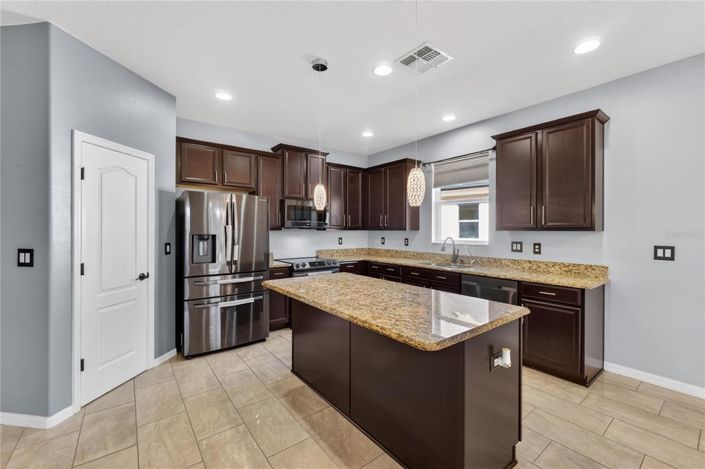 Image No.37-4 Bed Property for sale