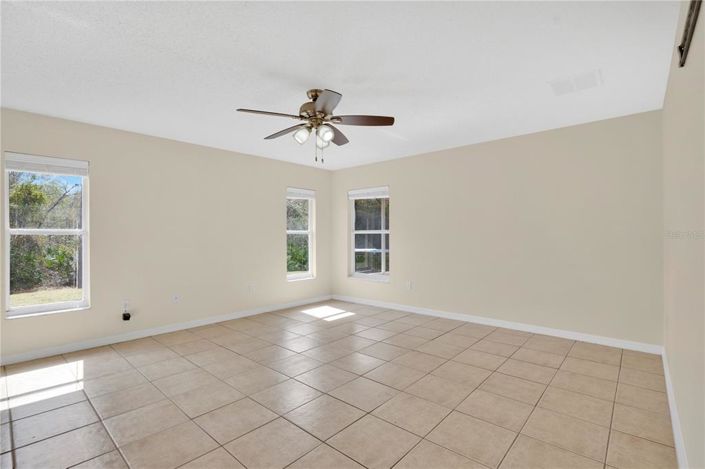 Image No.6-Propriété de 5 chambres à vendre à Kissimmee