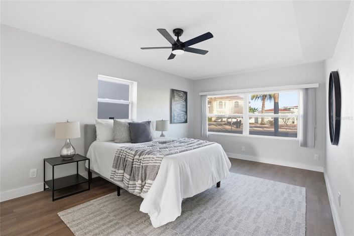 Image No.11-3 Bed Property for sale