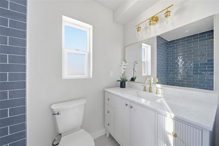 Image No.12-3 Bed Property for sale