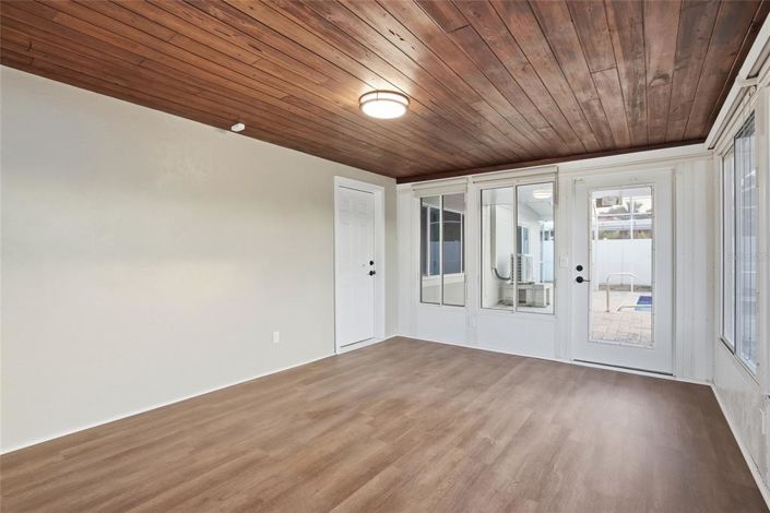 Image No.20-3 Bed Property for sale