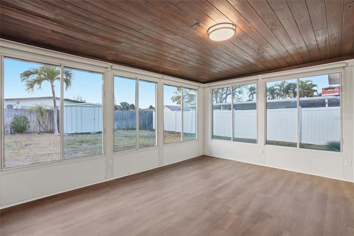 Image No.21-3 Bed Property for sale