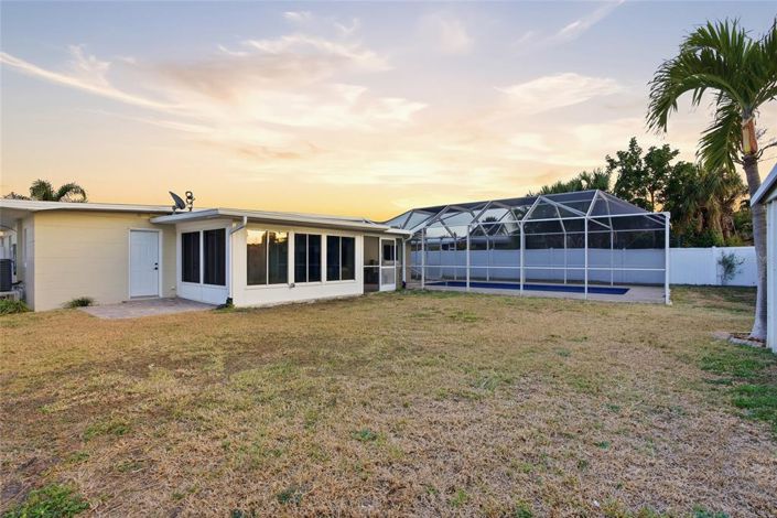 Image No.23-3 Bed Property for sale