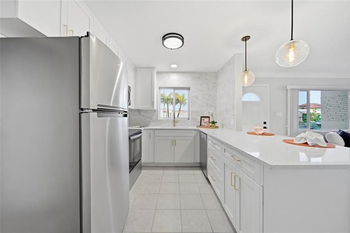 Image No.5-3 Bed Property for sale