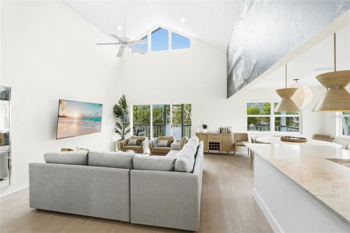 Image No.10-4 Bed Property for sale