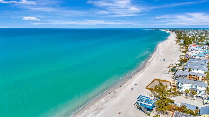 Image No.10-4 Bed Property for sale