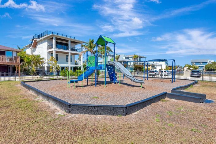 Image No.56-4 Bed Property for sale