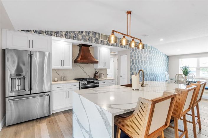 Image No.17-4 Bed Property for sale