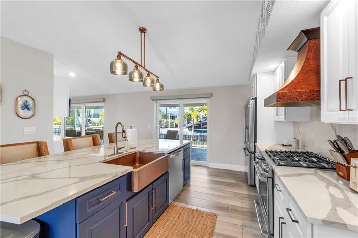 Image No.19-4 Bed Property for sale