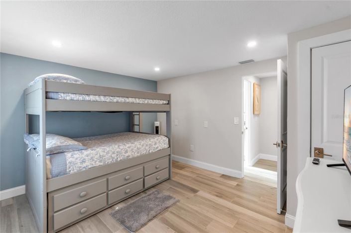 Image No.33-4 Bed Property for sale