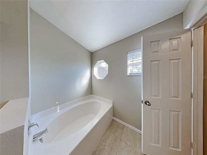 Image No.19-4 Bed Property for sale