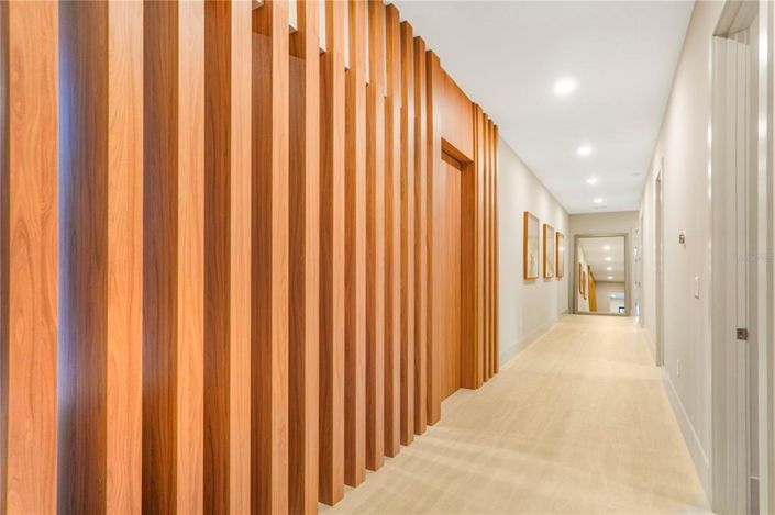 Image No.23-6 Bed Property for sale