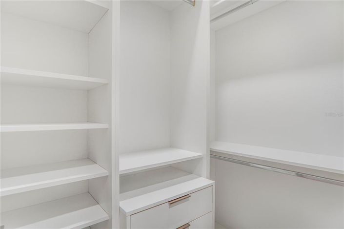 Image No.37-6 Bed Property for sale