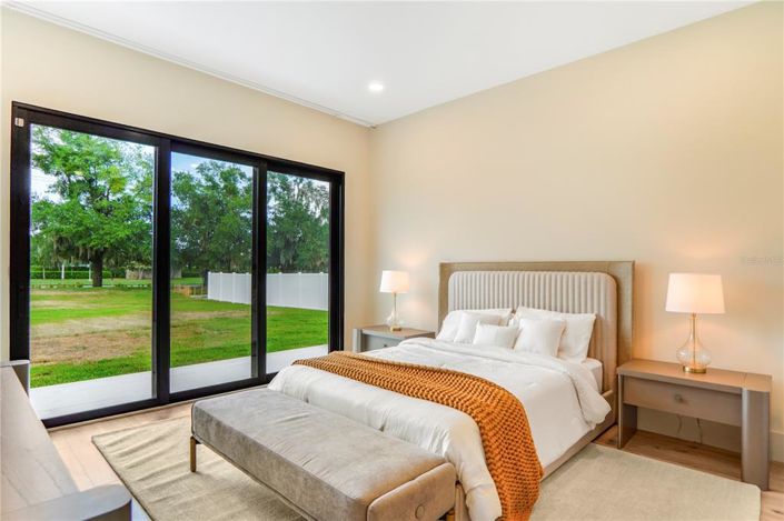 Image No.44-6 Bed Property for sale