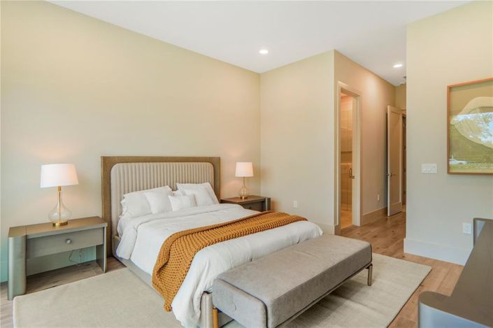 Image No.46-6 Bed Property for sale