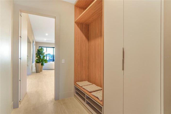 Image No.52-6 Bed Property for sale