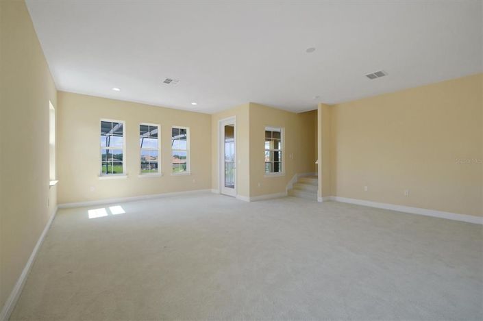 Image No.28-5 Bed Property for sale