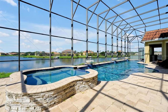 Image No.3-5 Bed Property for sale