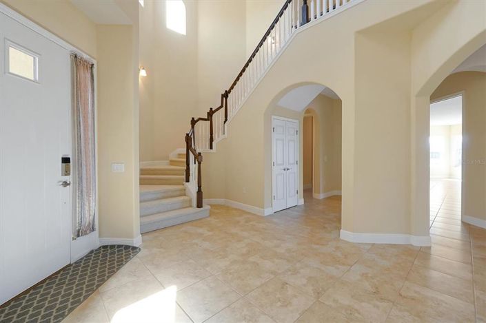 Image No.9-5 Bed Property for sale