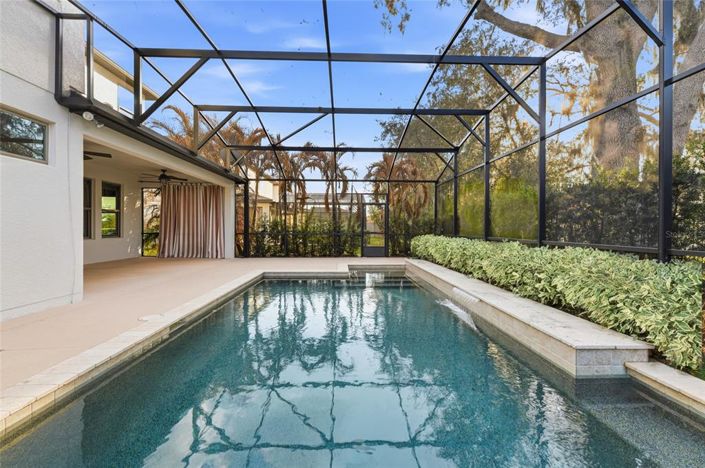 Image No.25-6 Bed Property for sale