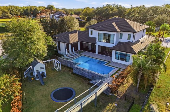 Image No.22-6 Bed Property for sale