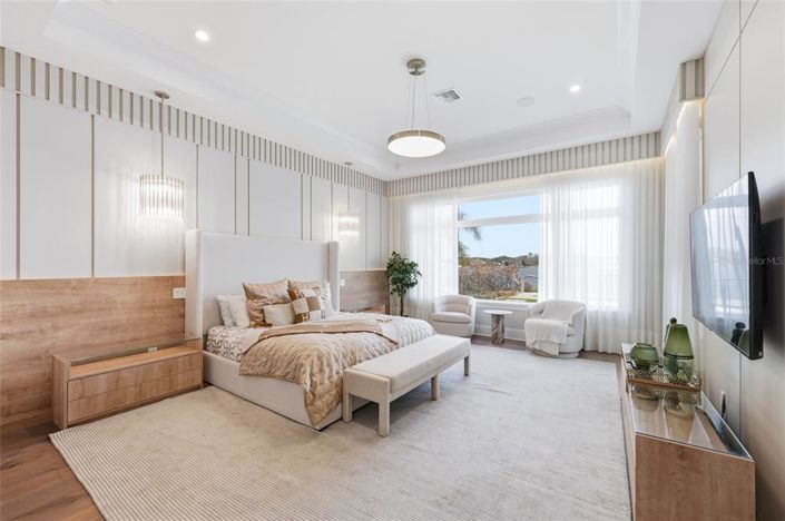 Image No.7-6 Bed Property for sale