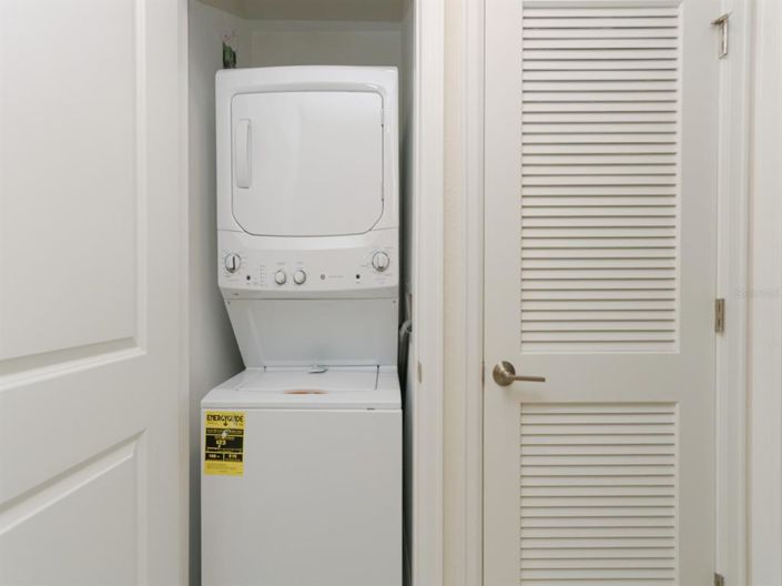 Image No.27-2 Bed Property for sale