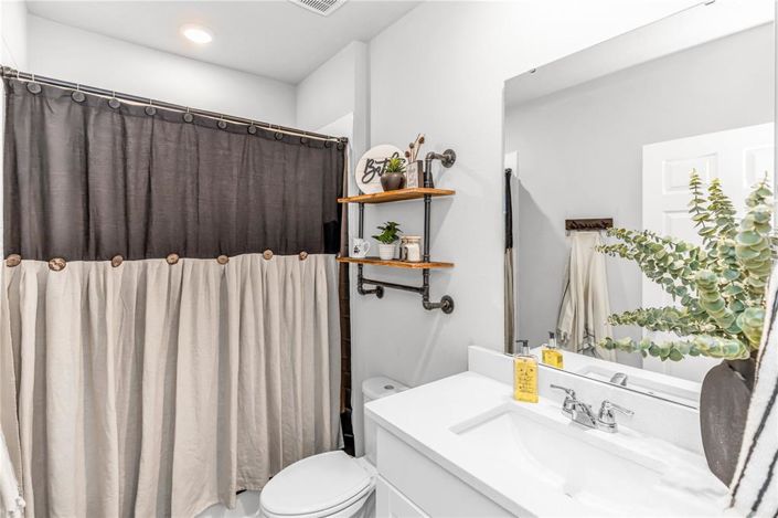 Image No.11-3 Bed Property for sale