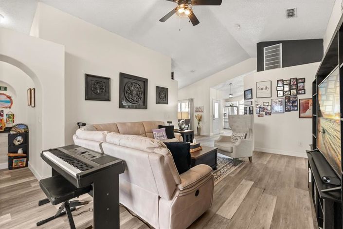 Image No.12-Propriété de 4 chambres à vendre à Kissimmee