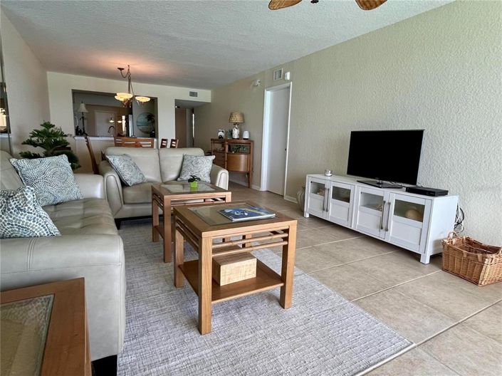 Image No.11-2 Bed Property for sale