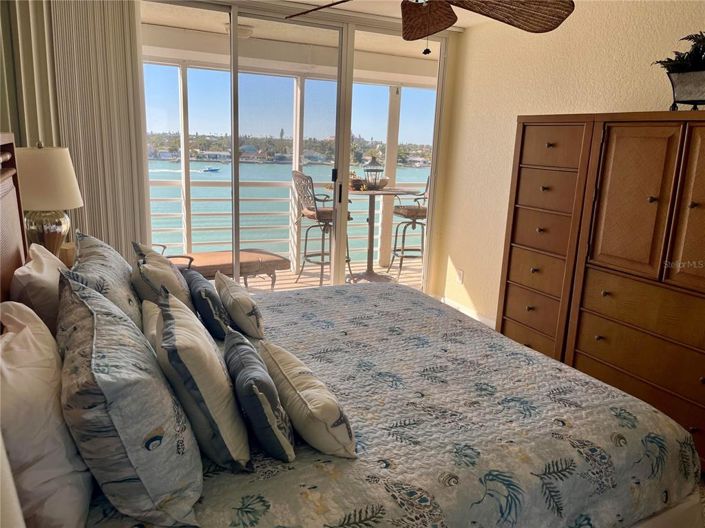 Image No.17-2 Bed Property for sale