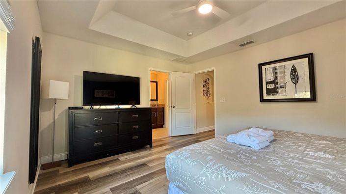 Image No.27-4 Bed Townhouse for sale