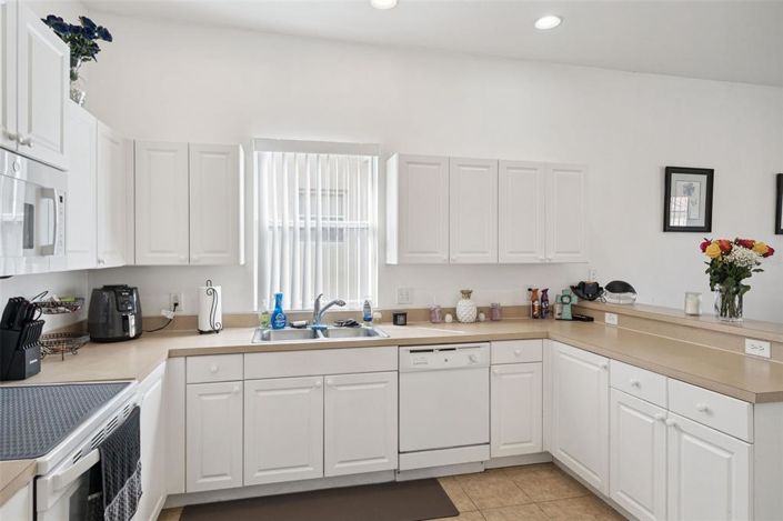 Image No.9-4 Bed Property for sale