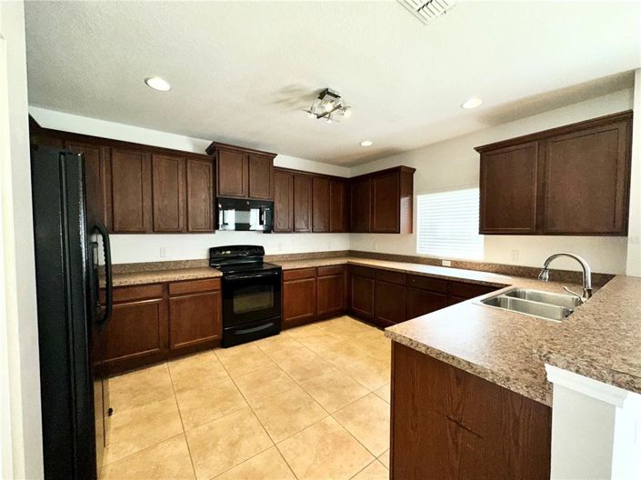 Image No.2-Propriété de 4 chambres à vendre à Kissimmee